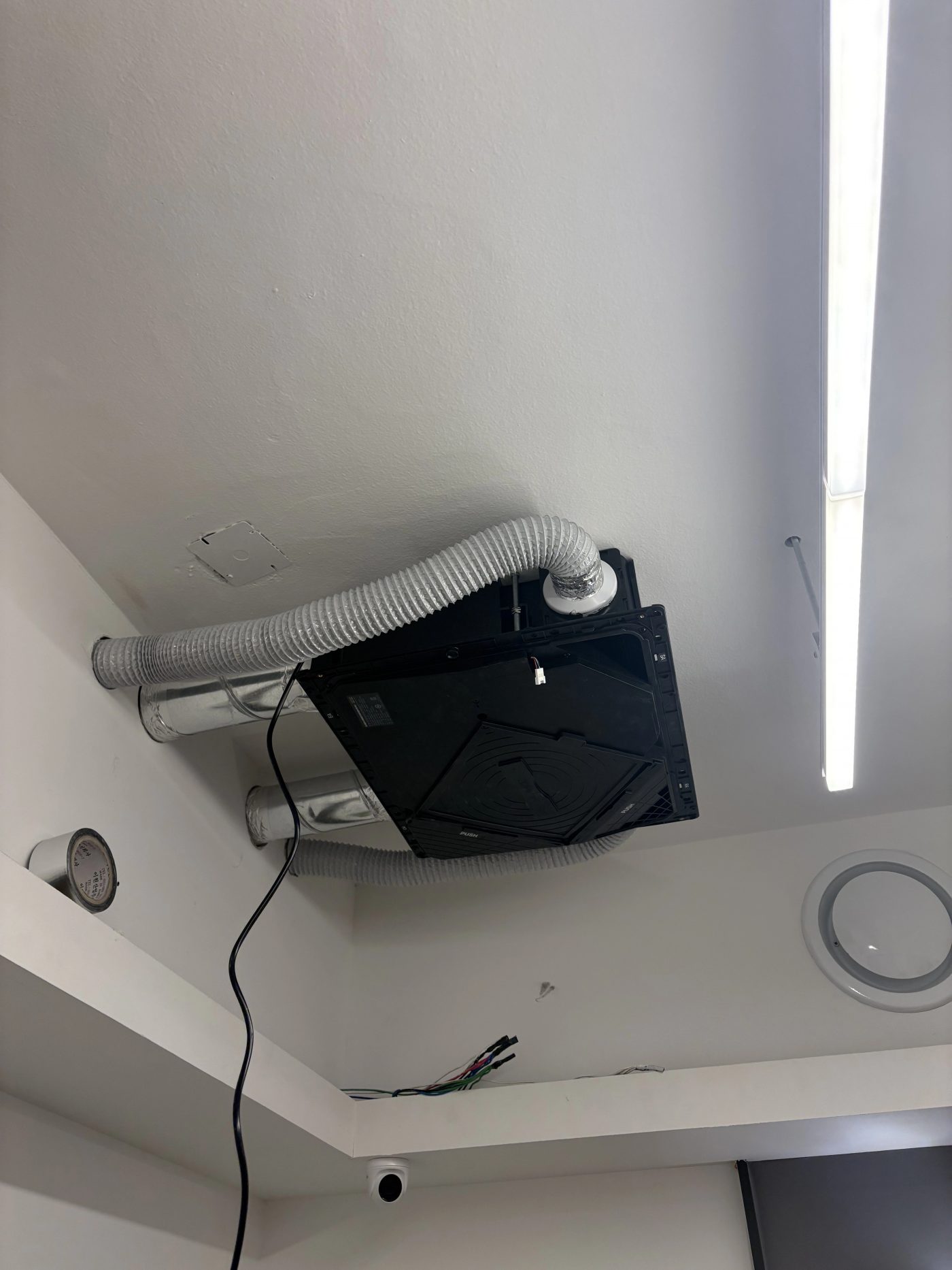 잠실동 HVAC 상업시설 천장형 유닛 설치 모습